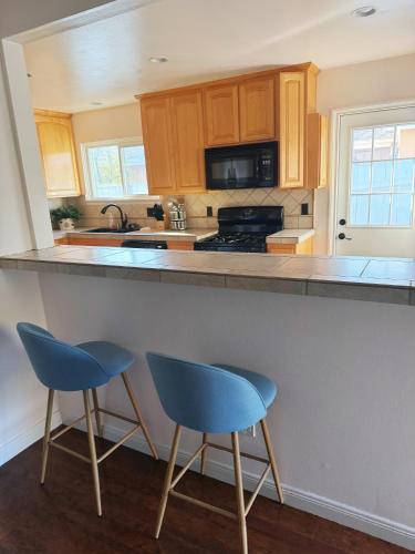 Peaceful Canyon View 2BR near La Jolla & Beaches in North Clairemont