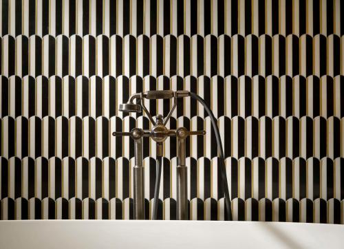 Signature Suite image 5