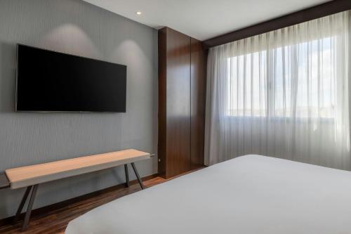 AC Hotel by Marriott Alicante - image 2