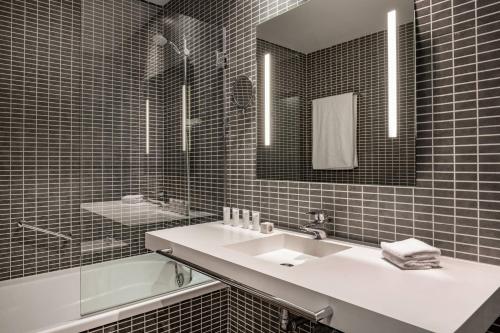 AC Hotel by Marriott Alicante - image 8