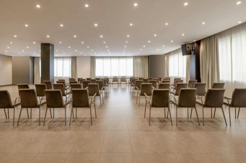 AC Hotel by Marriott Elda - image 11