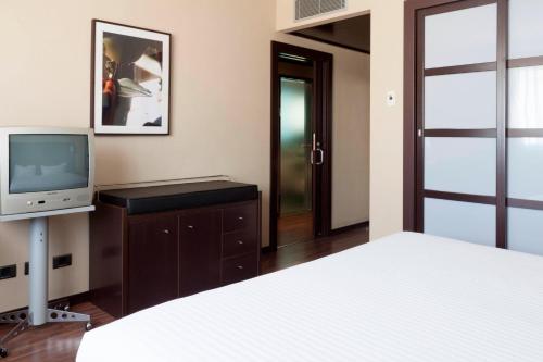 AC Hotel by Marriott Elda - image 12