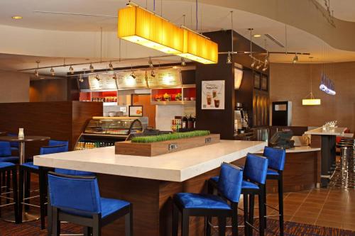 Courtyard by Marriott Baltimore Downtown/Inner Harbor - image 11