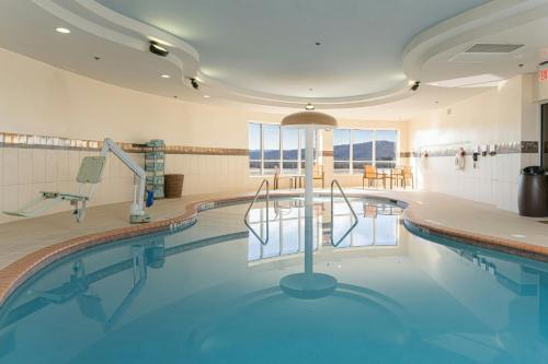 Bazen, Courtyard by Marriott Asheville Airport in Fletcher (NC)
