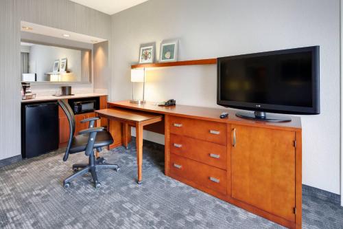 Courtyard by Marriott Atlanta Windy Hill/Ballpark – Atlanta, GA