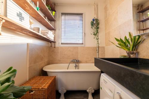 Cozy escape in a refined 2 room - Paris 14e, Paris (photo 10)