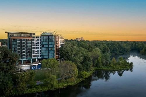 Merriweather Lakehouse Hotel, Autograph Collection in Columbia, USA