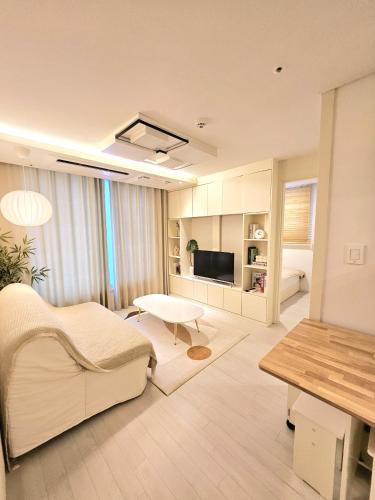 Daonsup-Modern Premium Stay in Hongdae ,3R4B, Free Parking, Netflix, Seúl