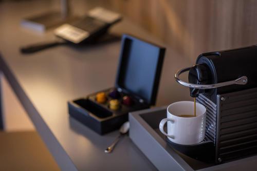 AC Hotel by Marriott Birmingham - image 10