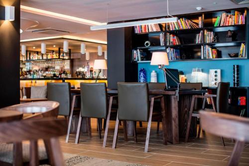 AC Hotel by Marriott Birmingham - image 6