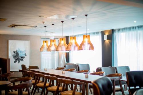 AC Hotel by Marriott Birmingham - image 4
