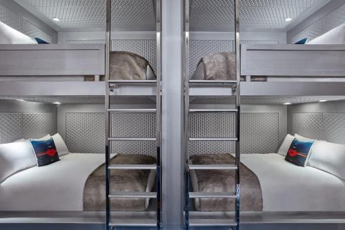 4 bunk beds
