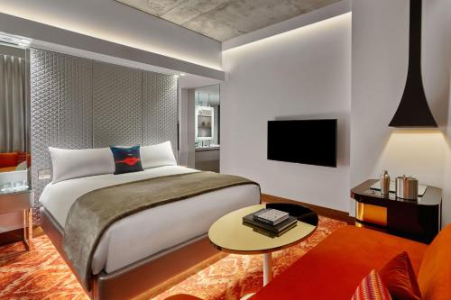 Double room, partial view, mountain view
