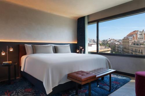 Renaissance Barcelona Hotel - image 6