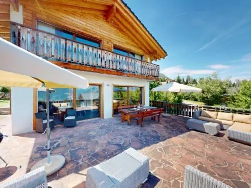 Tranquil chalet with balcony in Plan Fey, Schweiz