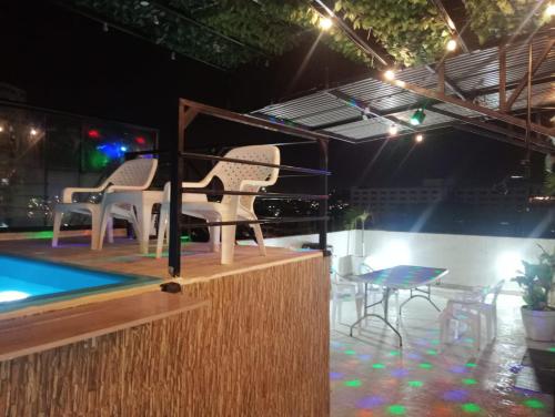 Hostel HA LUXURY in อูร์บานิซาซิออนเลาเรเลส