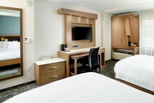 Courtyard by Marriott Akron Downtown - image 7