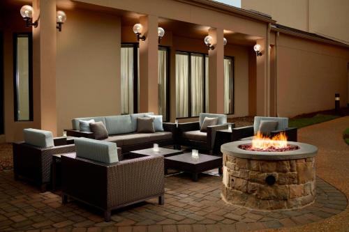 View, Courtyard by Marriott Atlanta Airport South/Sullivan Road in Atlanta (GA)