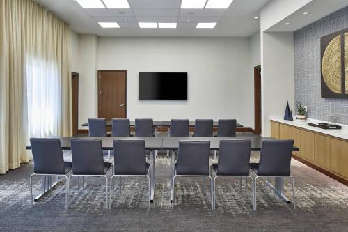 AC Hotel by Marriott Atlanta Airport Gateway - image 12