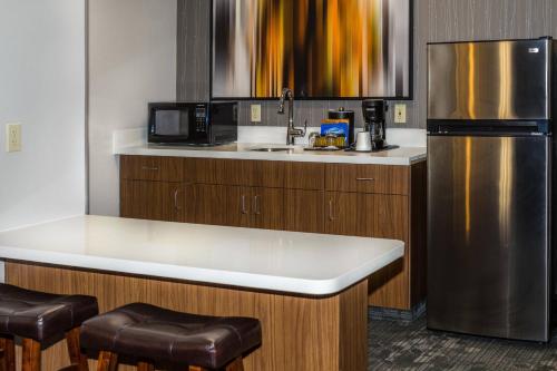 Courtyard by Marriott Nashville at Opryland - image 6