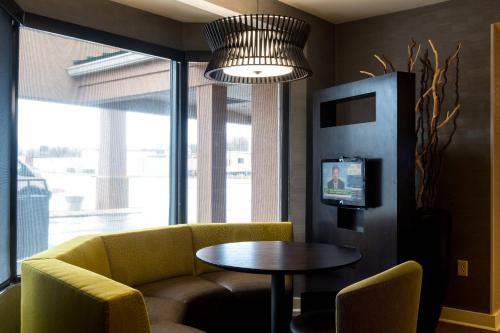 Courtyard by Marriott Nashville at Opryland - image 10