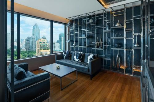 Executive Club, Club lounge access, Guest room, 1 King image 10
