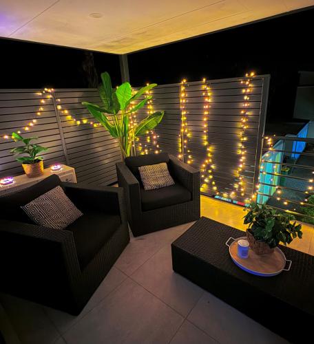 Luxe Coastal Oasis in แมนดูร่าห์