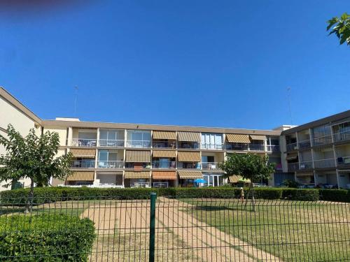 F1 Confortable avec Loggia à Balaruc-les-Bains - FR-1-680-44 (F1 Confortable avec Loggia a Balaruc-les-Bains - FR-1-680-44) in Balaruc-les-Bains