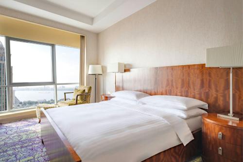 Executive King Suite with Sea View image 7