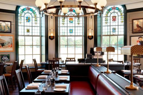 University Arms Autograph Collection - image 8