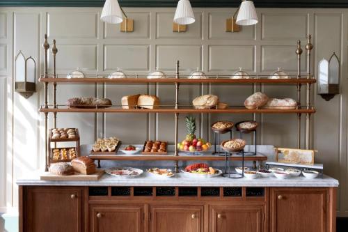 University Arms Autograph Collection - main image