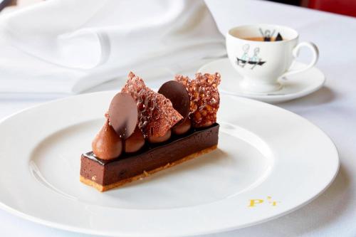 University Arms Autograph Collection - image 5