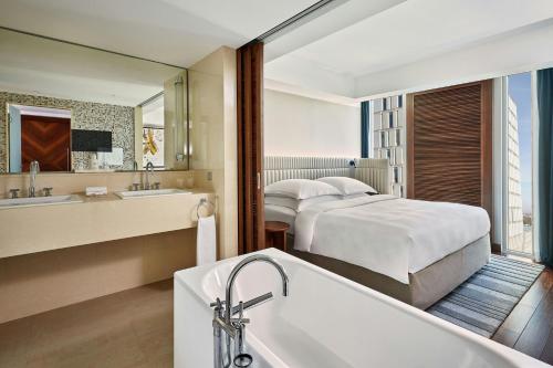 JW Marriott Hotel Frankfurt - image 2