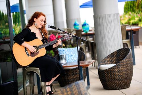 Renaissance Schaumburg Convention Center Hotel - image 6