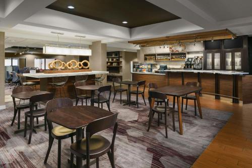 Courtyard Chicago Bloomingdale