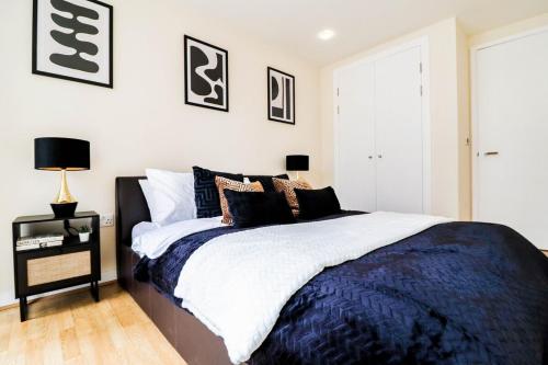Stunning Canary Wharf Flat-5 mins from tube station, London (photo 10)