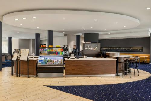 Courtyard by Marriott Wilkes-Barre Arena - image 10