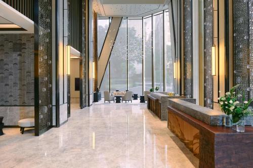 643121905 Kempinski Residences Guangzhou - Free shuttle between hotel and Exhibition Center during Canton Fair & Exhibitor registration Counter