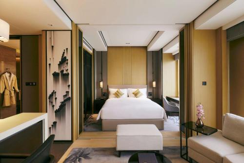 Kempinski Residences Guangzhou - Free shuttle between hotel and Exhibition Center during Canton Fair & Exhibitor registration Counter