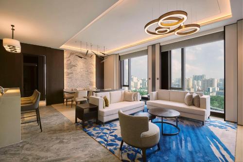 643122009 Kempinski Residences Guangzhou - Free shuttle between hotel and Exhibition Center during Canton Fair & Exhibitor registration Counter