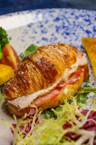 Kempinski Residences Guangzhou - Free shuttle between hotel and Exhibition Center during Canton Fair & Exhibitor registration Counter