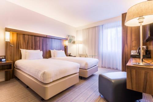 Courtyard by Marriott Glasgow Airport - image 11