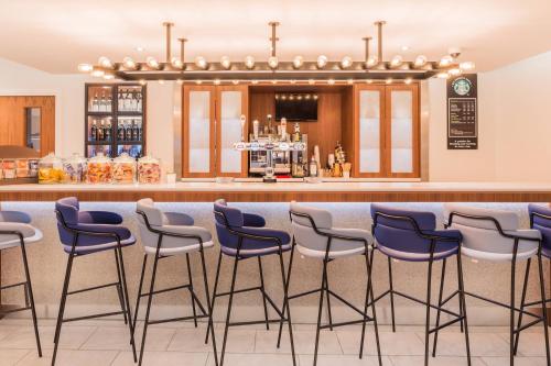 Courtyard by Marriott Glasgow Airport - image 6