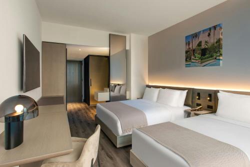 room detail thumbnail 1