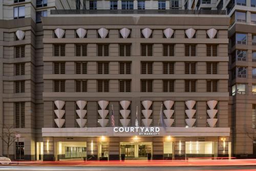 Courtyard by Marriott Chicago Downtown/River North in Chicago, USA