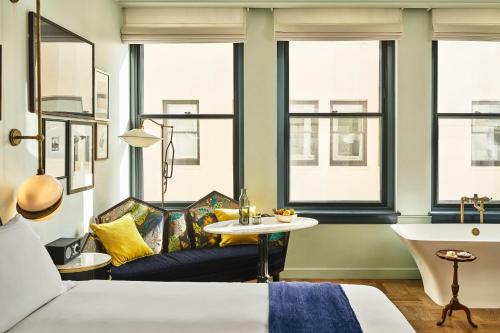 Salon King Room with Courtyard View room in Hotel Per La Autograph Collection