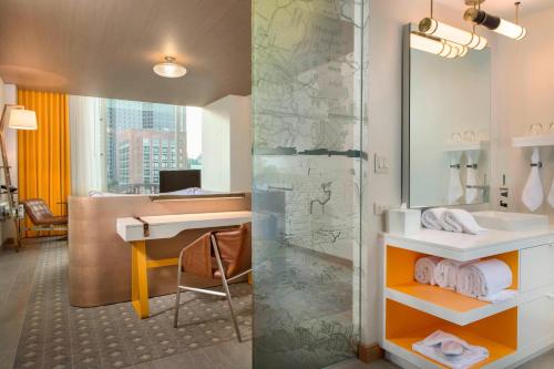 The Envoy Hotel, Autograph Collection