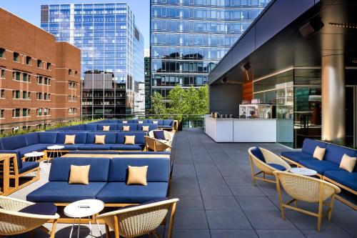 643123371 The Envoy Hotel, Autograph Collection