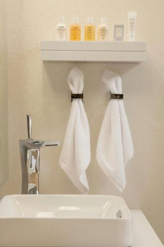 The Envoy Hotel, Autograph Collection