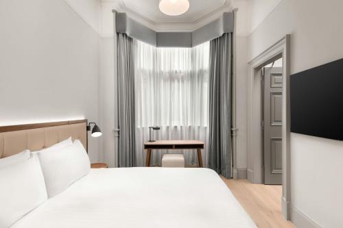 1 queen bed